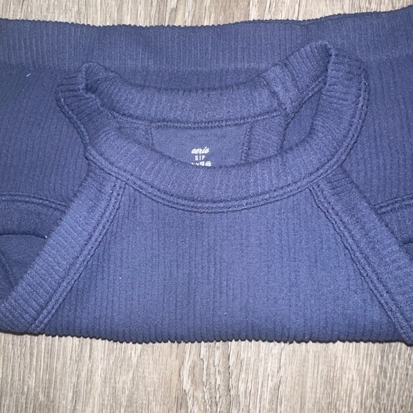 Women’s Athletic Top- Offline by Aerie Size Small - Picture 2 of 4